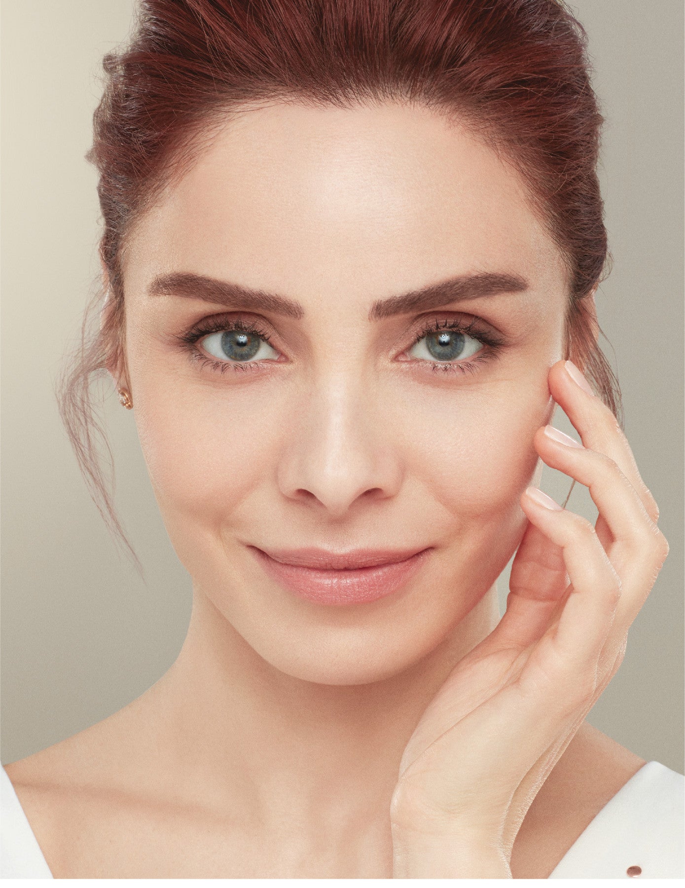 L'Oréal Paris Yaş Uzmanı 50+ Kırışıklık Karşıtı Yenileyici Göz Kremi