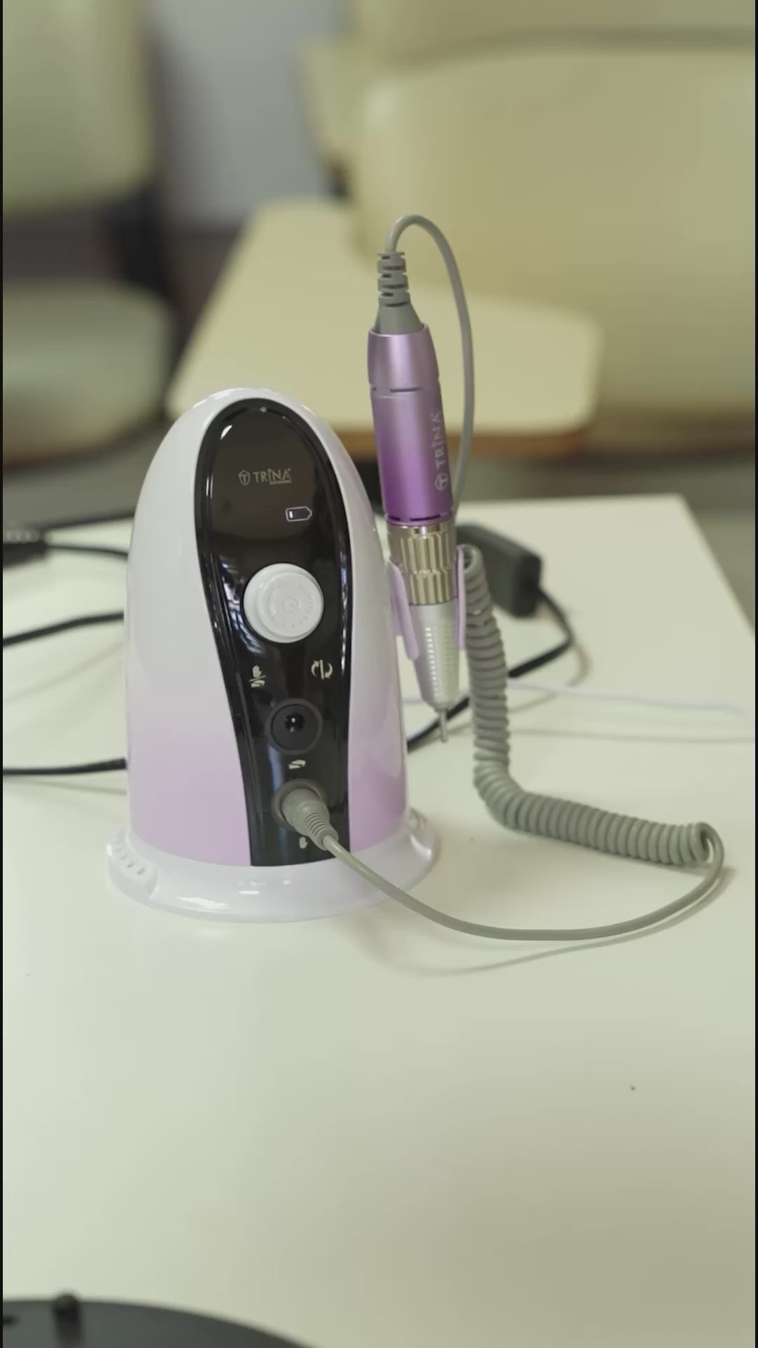 Videoyu yükle: Trina Profesyonel Tırnak Törpü Makinesi TRNNAILDRILL02